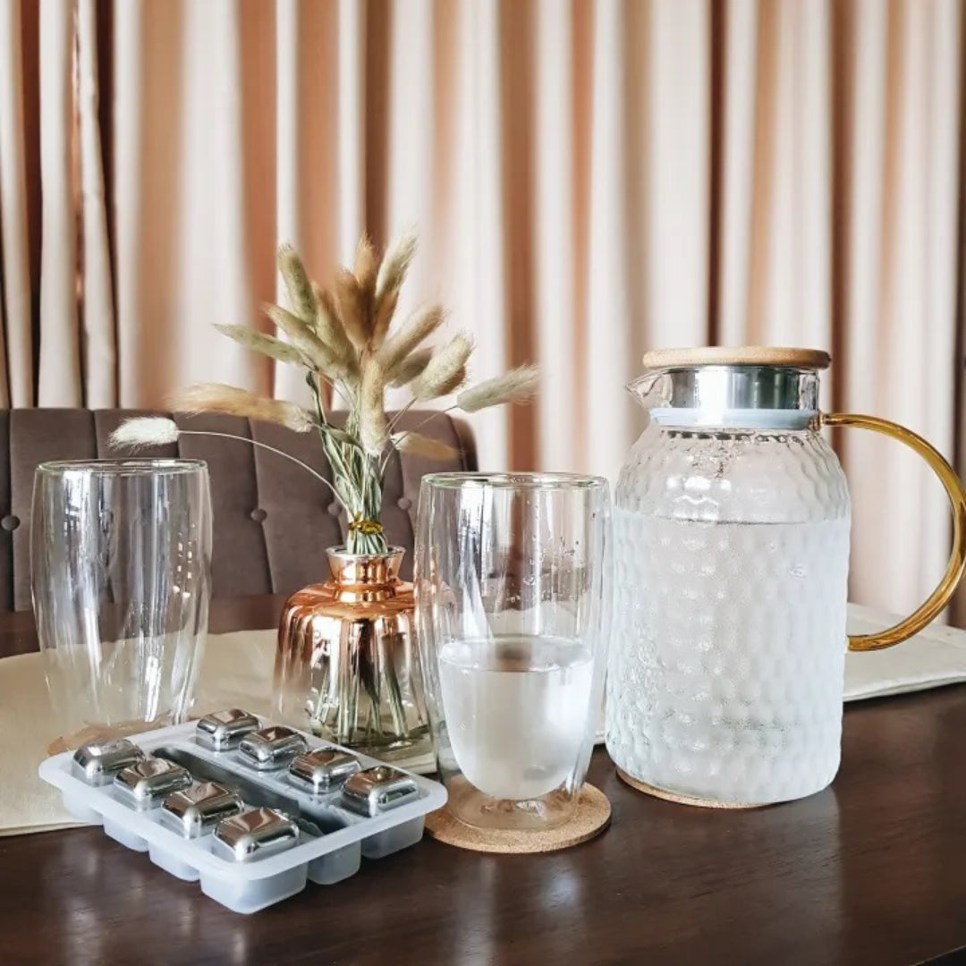 Hammered Pattern Water Pitcher 1800 ML With Bamboo Lid And Stainless Steel Strainer Heat Resistant Glass