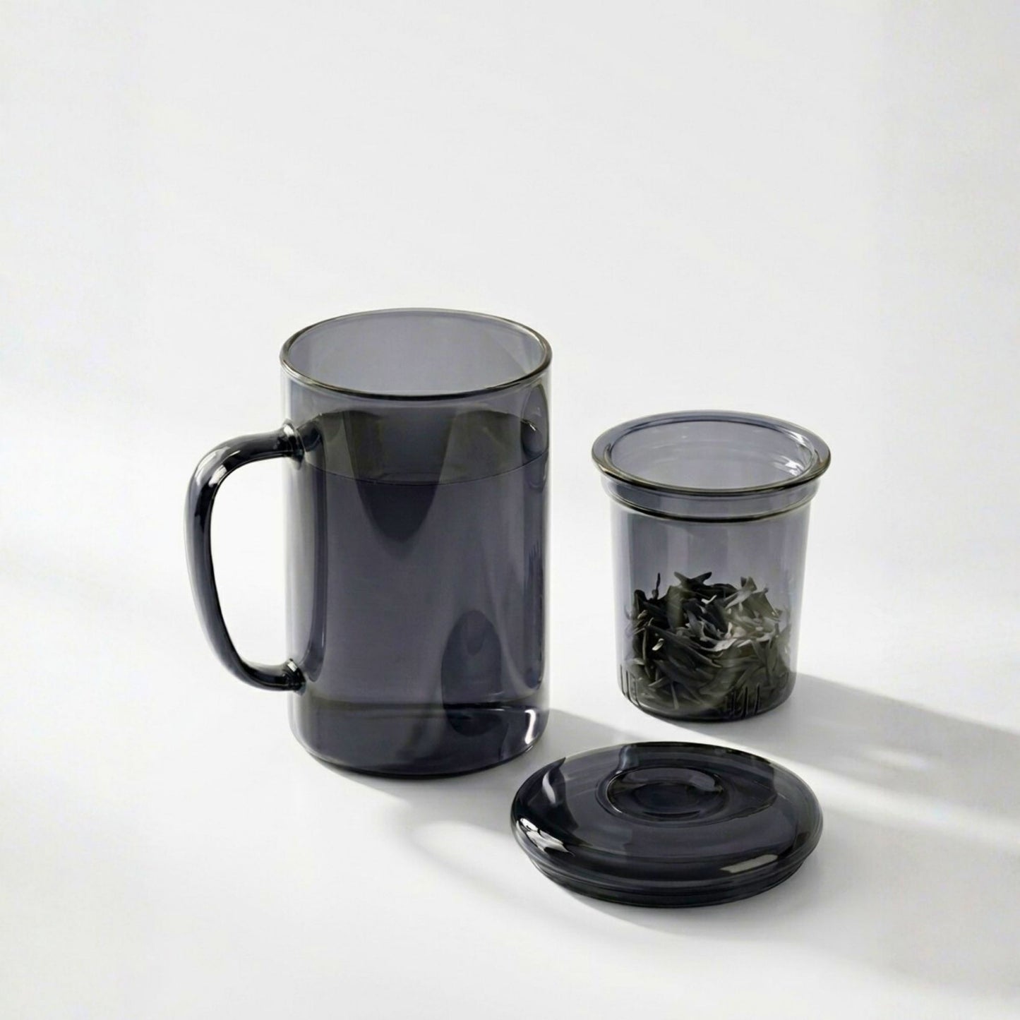 Smoky Grey Borosilicate Glass Mug with Handle and Infuser, 450ml, Heat-Resistant Tea and Coffee Mug with Lid, 1Pc