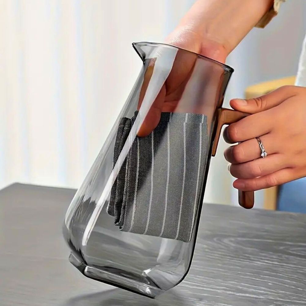 Water Jug Set – 1400ml Smoky Grey Pitcher with Walnut Handle & Lid + 6pcs 220ml Glass Cups, Heat-Resistant Drinkware for Water, Juice & Beverages