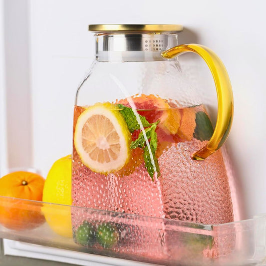 Borosilicate Glass Water Pitcher – 1.8L Large Jug with Gold Handle & Stainless Steel Lid, Hammered Pattern, for Water, Juice, Tea, and Cold Drinks – Fits in Fridge Door