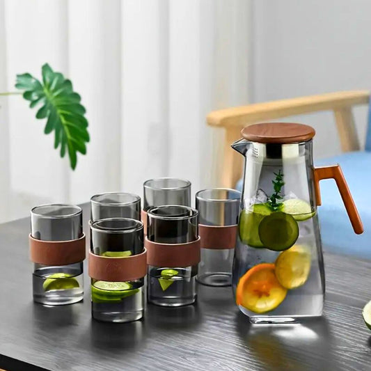 Water Jug Set – 1400ml Smoky Grey Pitcher with Walnut Handle & Lid + 6pcs 220ml Glass Cups, Heat-Resistant Drinkware for Water, Juice & Beverages