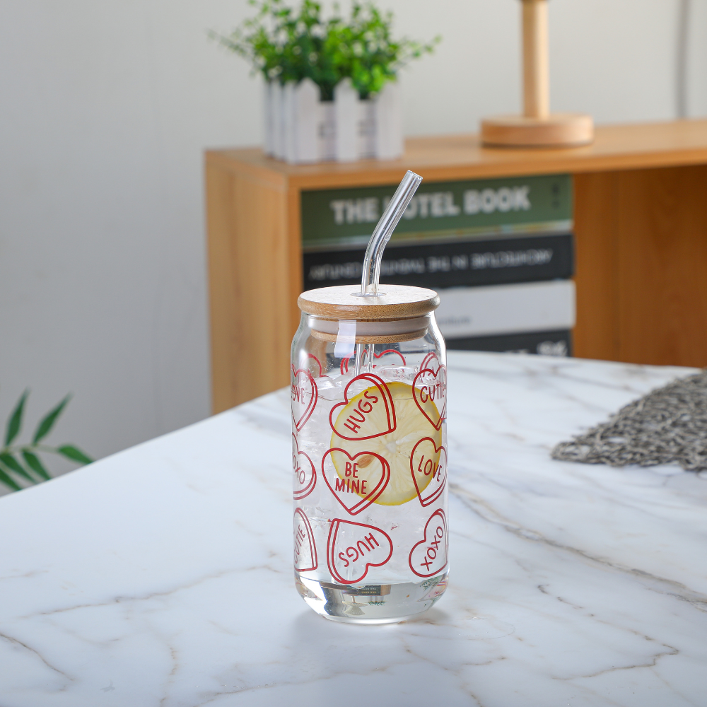 Valentine-Themed Borosilicate Sipper Glass Set – 2 x 550ML Glasses with Bamboo Lids – Romantic Drinkware Gift for Couples