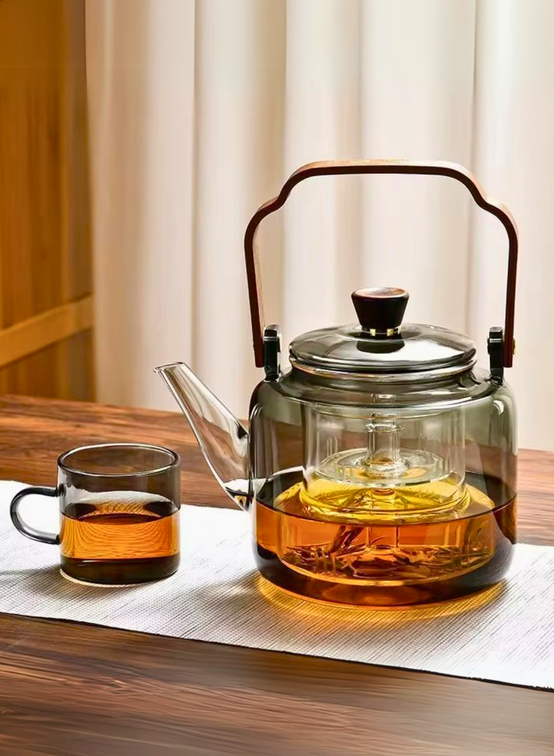 1Chase Borosilicate Glass Teapot – Smokey Grey 1000 ML, Heat-Resistant with Acica Wooden Handle & Strainer – Compatible with Electric Stoves